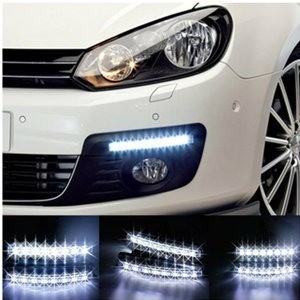 8 LED-es Nappali Menetfény - Légy mindig jól látható, kerüld el a baleseteket!